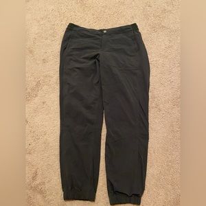 North Face jogger hiking pants with elastic waist